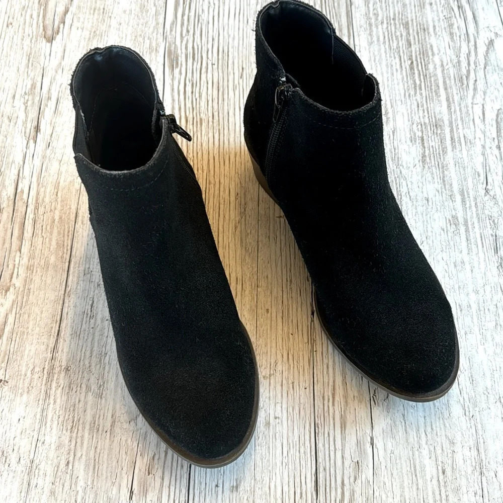 Kenzie Gazelle Black Suede Ankle Booties size 7 - Picture 2 of 8